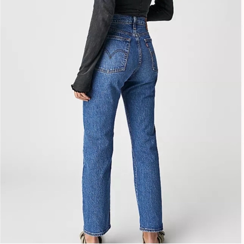 Levi's Classic High-Rise Straight Leg Jeans in Medium Blue